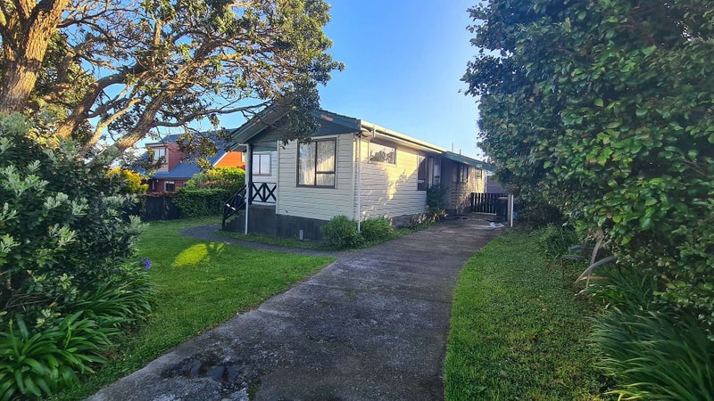 64 Cypress Drive, Maungaraki, Lower Hutt - Carousel 1