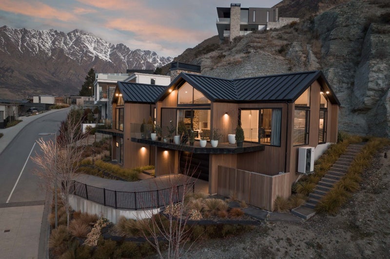 4 Old Homestead Place, Kelvin Heights , Queenstown - Carousel 18
