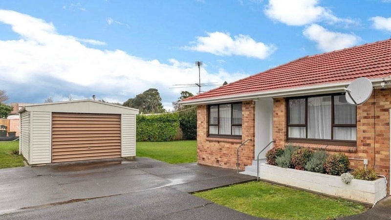 2/11 Miles Avenue, Papatoetoe, Auckland - Carousel 1