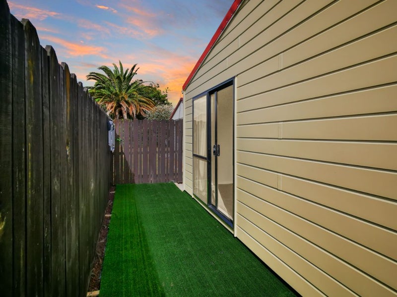 15 Heathridge Place, Burswood, Auckland - Carousel 11