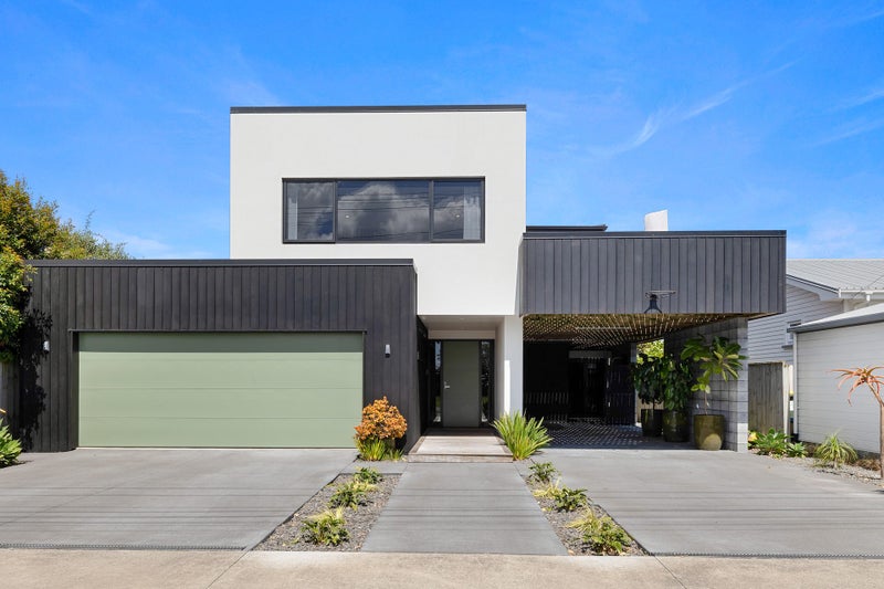 12 Record Street, Fitzroy, New Plymouth - Carousel 1