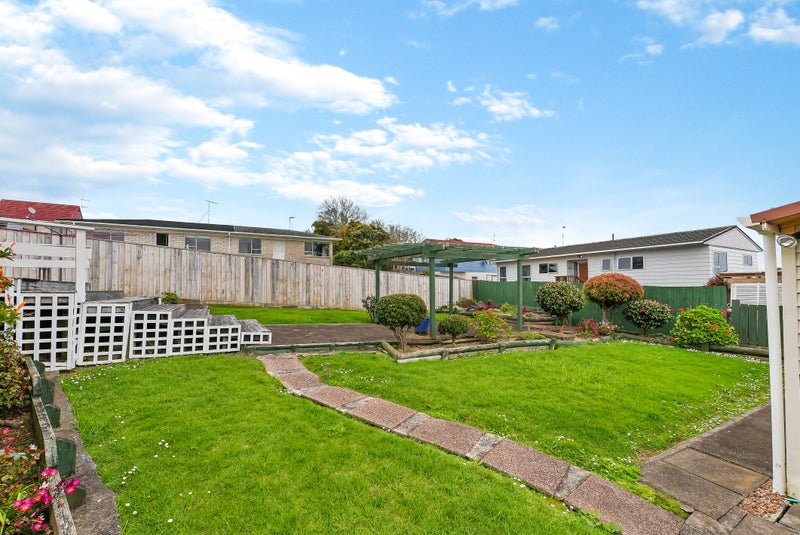 16 Kingussie Place, Highland Park, Auckland - Carousel 23