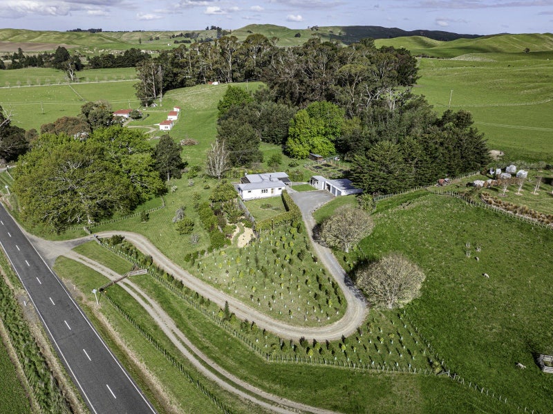 1279 Kereru Road, Hastings - Carousel 2