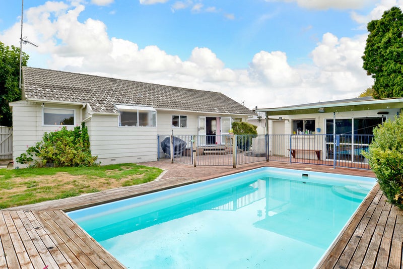 15 Pamela Place, Deanwell, Hamilton - Carousel 2