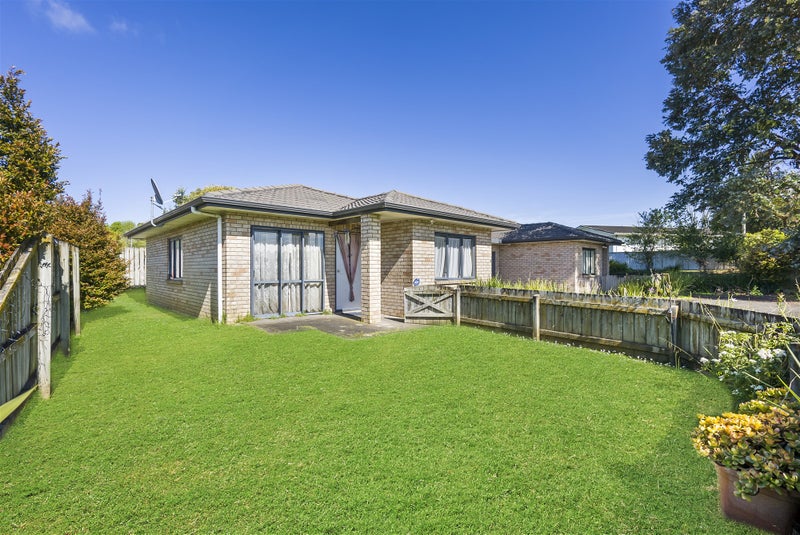 4/11 Lawford Place, Mangere, Auckland - Carousel 1