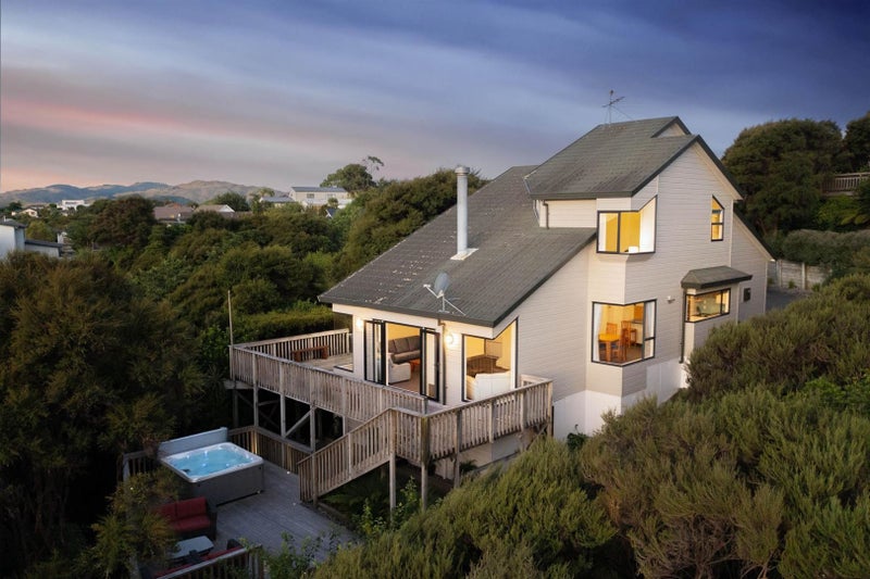 42 James Cook Drive, Whitby, Porirua - Carousel 1