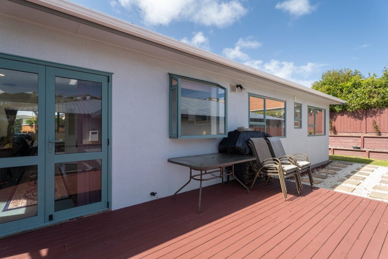 15 Hawtrey Terrace, Johnsonville, Wellington - Carousel 1