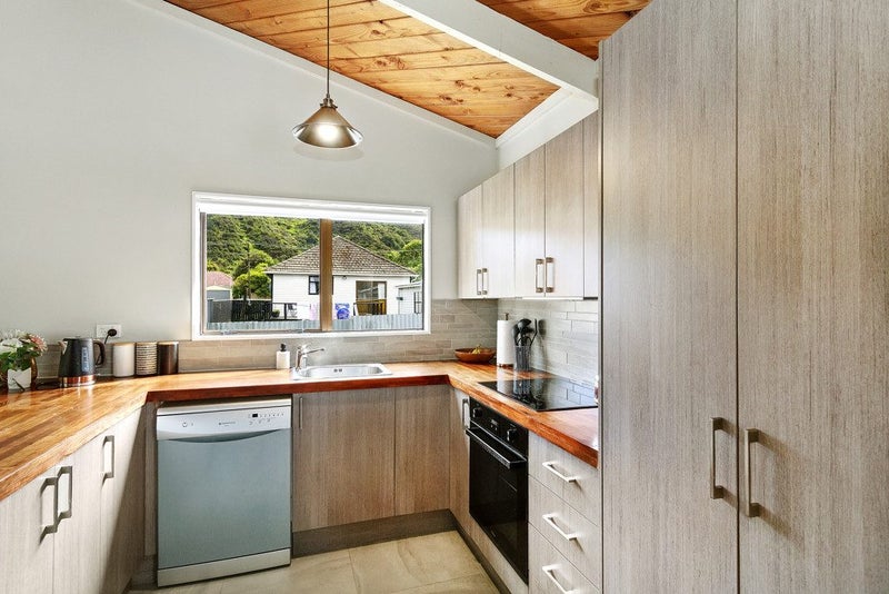 1/23 Langford Street, Naenae, Lower Hutt - Carousel 2