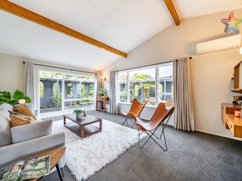 18 Wattle Grove, Maungaraki, Lower Hutt - Carousel 2