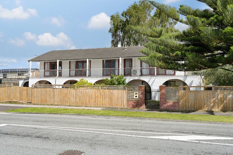 2 Cullimore Street, Pukete, Hamilton - Carousel 1