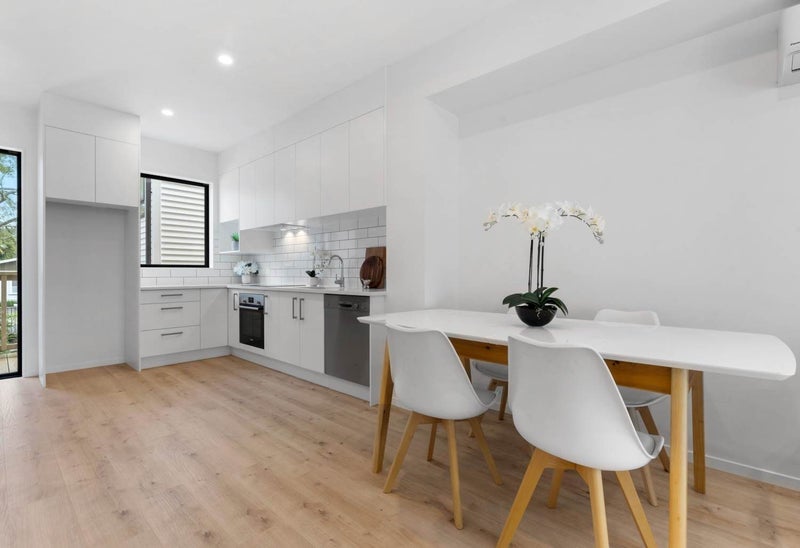6/22 Takapu Street, Henderson, Auckland - Carousel 2