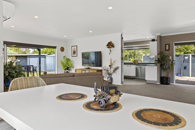 15 Robinson Terrace, Rangatira Park, Taupo - Carousel 2