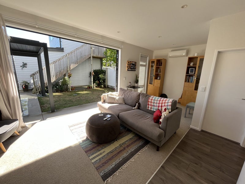 158 Seventh View Avenue, Beachlands, Auckland - Carousel 1