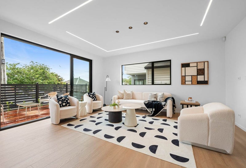 8A Cadman Avenue, Waterview, Auckland - Carousel 2