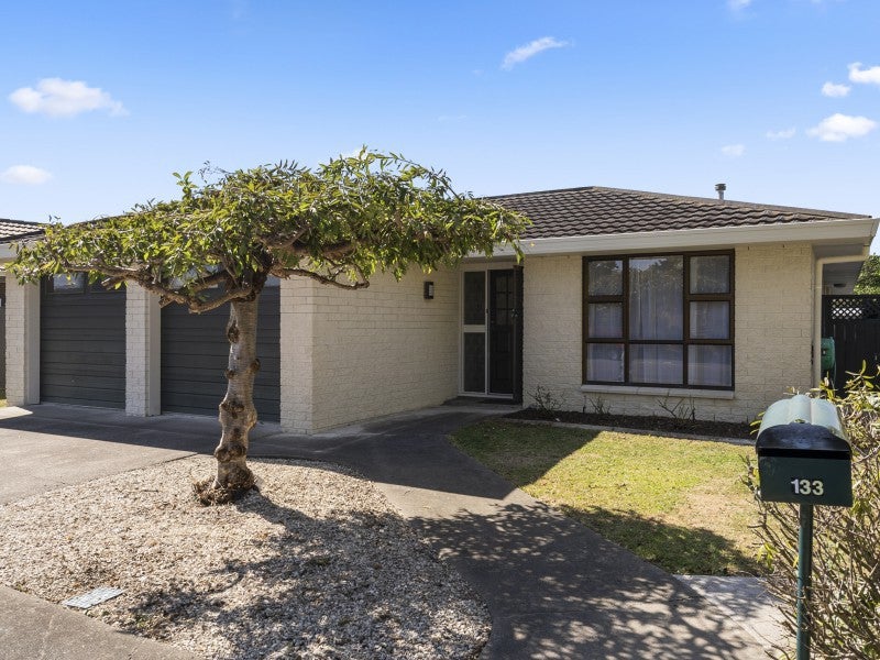 133 Amberley Avenue, Highbury, Palmerston North - Carousel 1