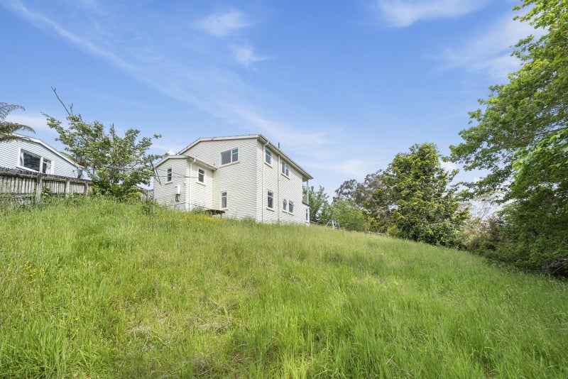 20 Aniseed Grove, Timberlea, Upper Hutt - Carousel 1