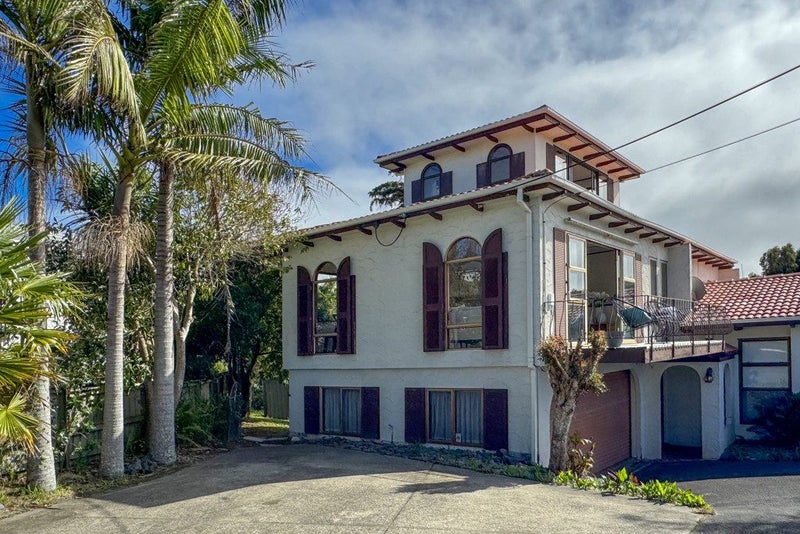 1/918 Beach Road, Waiake, Auckland - Carousel 1