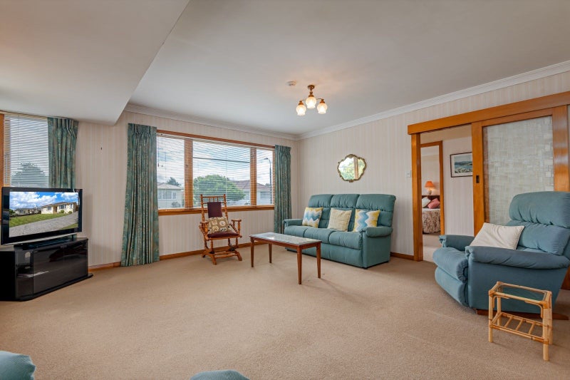 18 Gloucester Street, Takaro, Palmerston North - Carousel 2