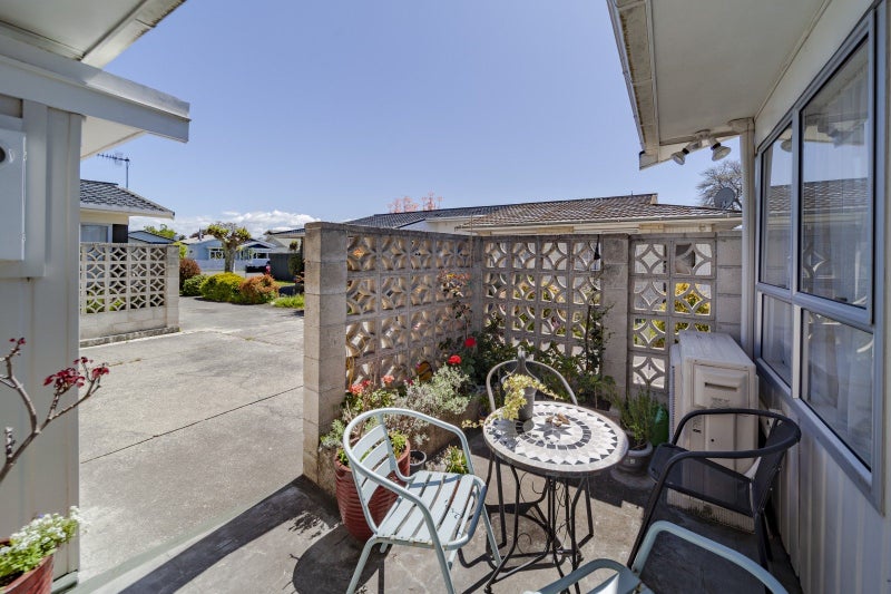 2/165 Nelson Crescent, Napier South, Napier - Carousel 2