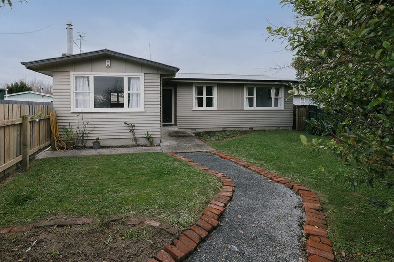 25 Mokau Place, Terrace End, Palmerston North - Carousel 1