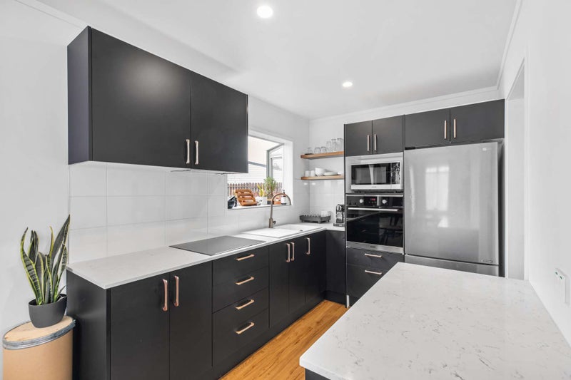 1/13 Greenstone Place, Clover Park, Auckland - Carousel 1