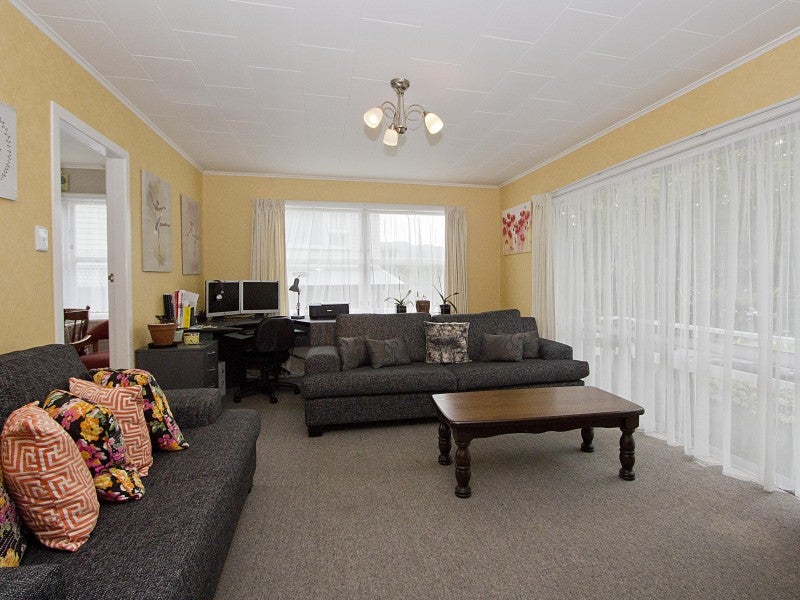 42 KOWHAI ST , PARKWAY, WAINUIOMATA - Carousel 2