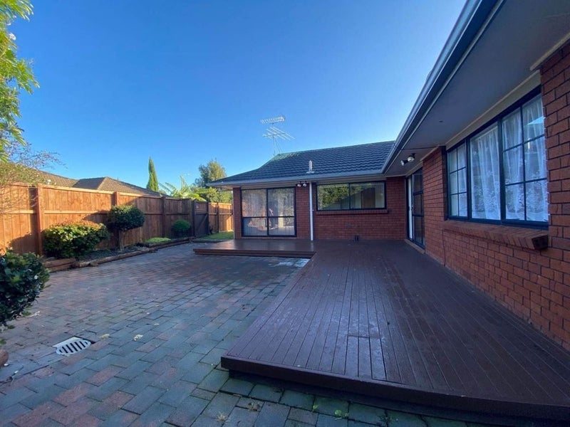 30 Millhouse Drive, Northpark, Auckland - Carousel 2