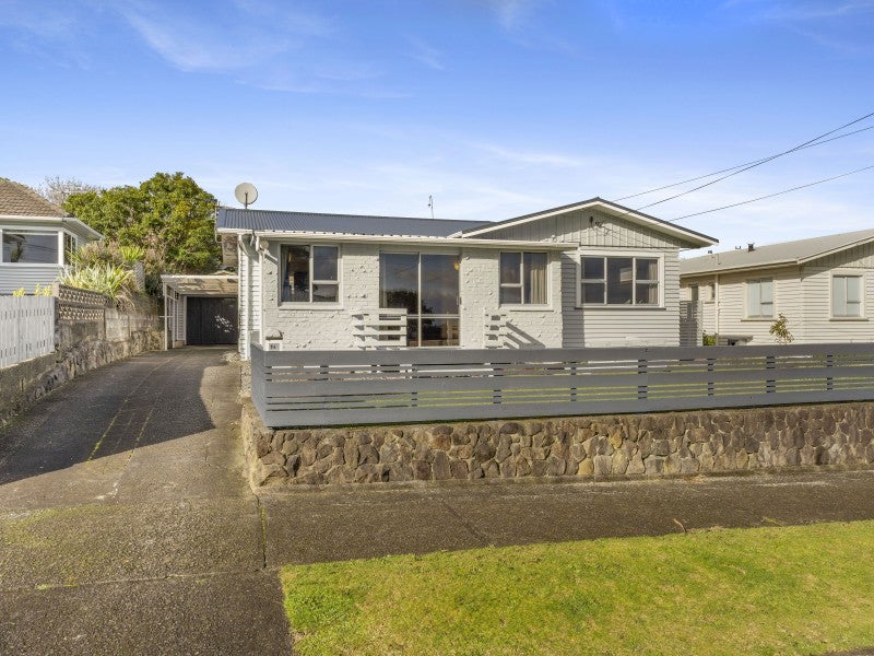 14 Clyde Street, Ferndale, New Plymouth - Carousel 1