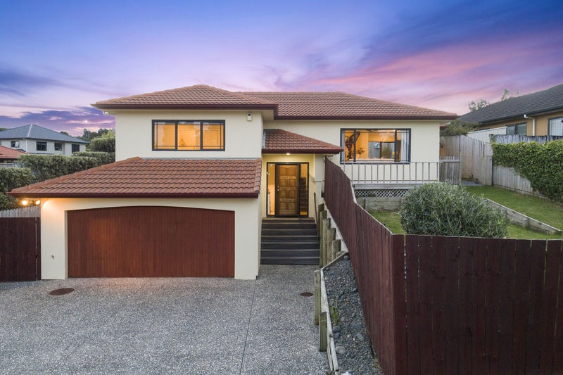 7 Berkshire Terrace, Massey, Auckland - Carousel 1