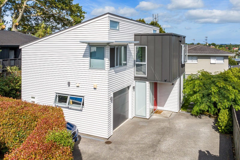 52A Finch Street, Morningside, Auckland - Carousel 2