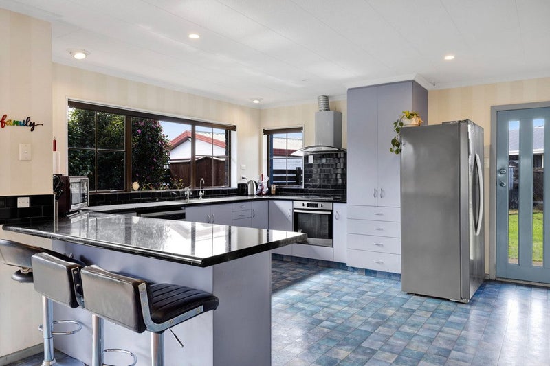 66 Rata Street, Hawera - Carousel 2