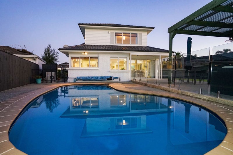 16 Harrowfield Drive, Harrowfield, Hamilton - Carousel 1