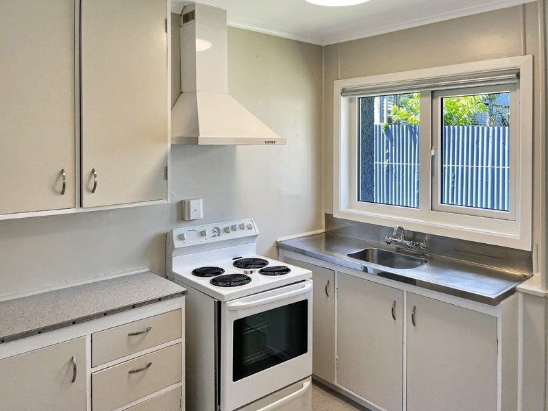 35 Dunns Street, Silverstream, Upper Hutt - Carousel 2