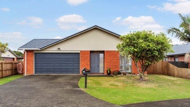 28 Mandalay Place, Waiuku, Waiuku - Carousel 1