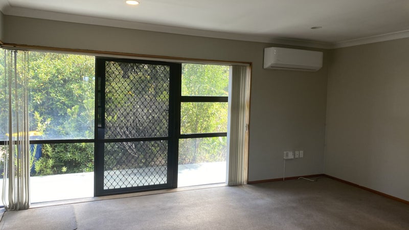 70A Roberts Road, Glenfield, Auckland - Carousel 6