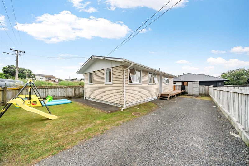 18B Te Arawi Street, Takapuwahia, Porirua - Carousel 1
