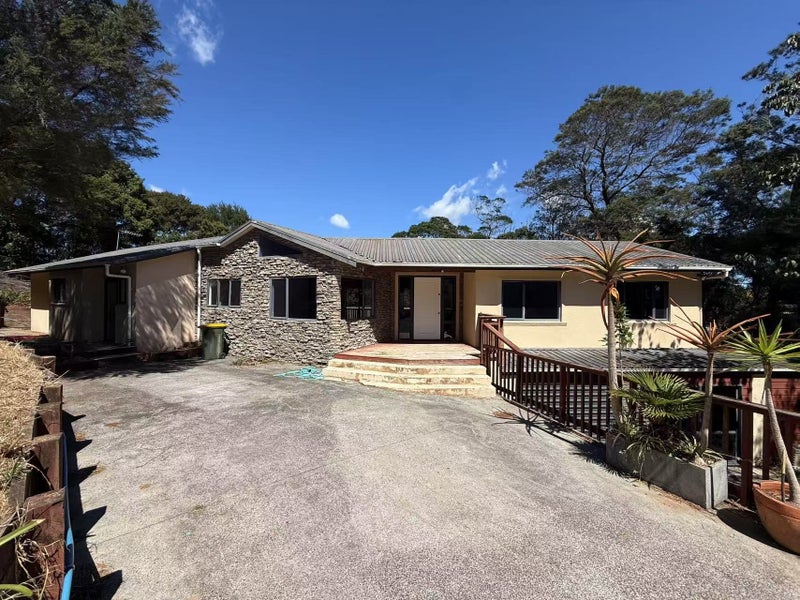 29 Stephanie Close, Glenfield, Auckland - Carousel 1