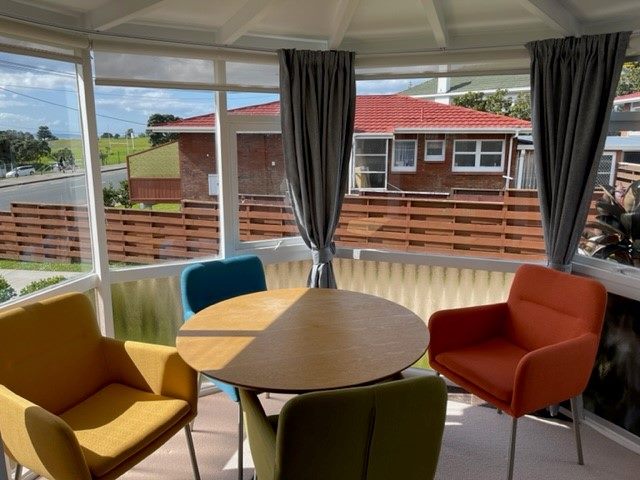 2/11 Winscombe Street, Belmont, Auckland - Carousel 1