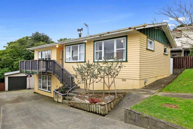 25 Dalton Grove, Stokes Valley, Lower Hutt - Carousel 2