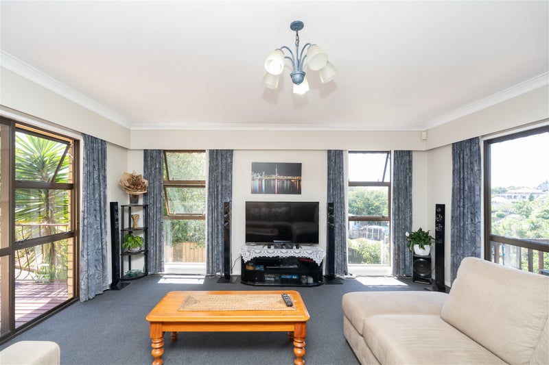 51 Mitcham Avenue, Forest Lake, Hamilton - Carousel 2