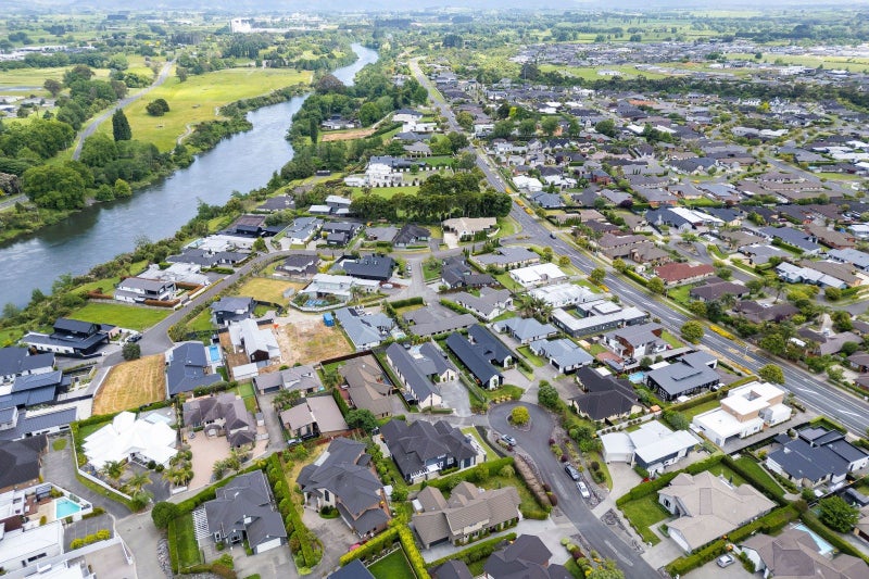 7 The Rocks, Flagstaff, Hamilton - Carousel 28