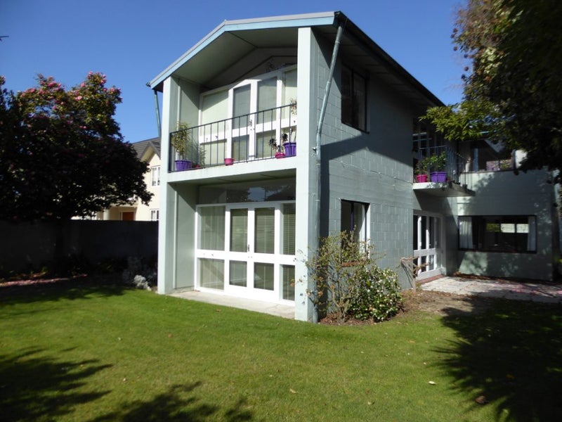 2/28 Glandovey Road, Fendalton, Christchurch - Carousel 1