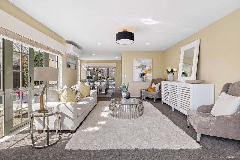 18 Caldbeck Rise, Northpark, Auckland - Carousel 2