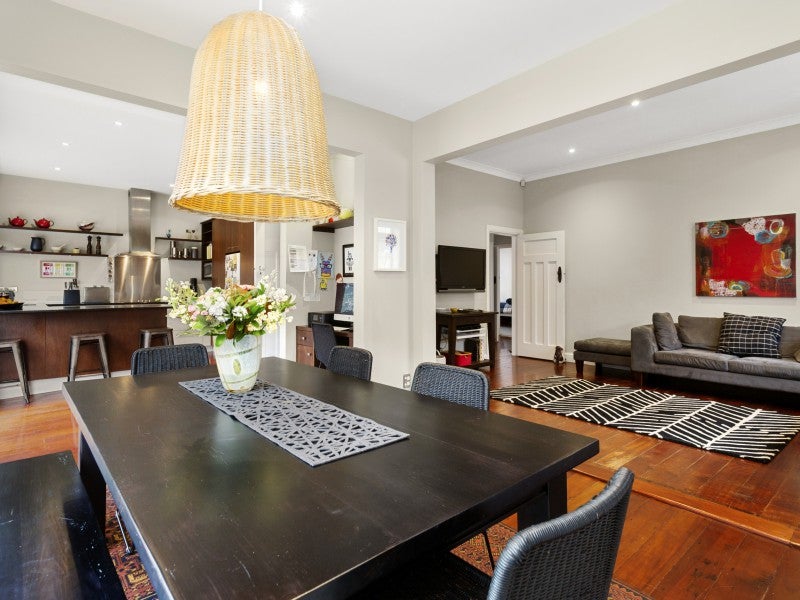 18 Hohiria Road, Hataitai, Wellington - Carousel 21