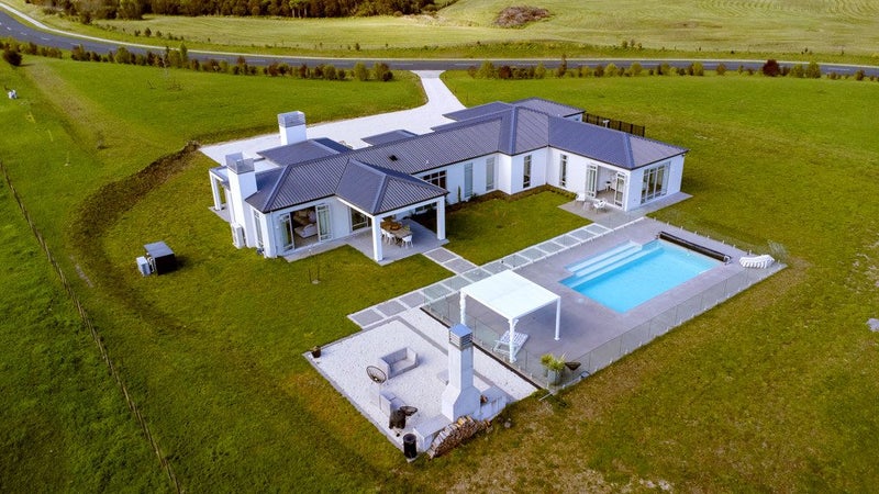 18 Oakdale Drive, Kinloch, Taupō - Carousel 1