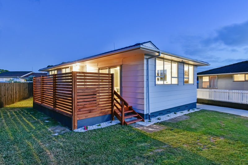 12 Othello Drive, Clover Park, Auckland - Carousel 1