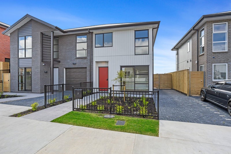 7 William Calvert Drive, Swanson, Auckland - Carousel 1