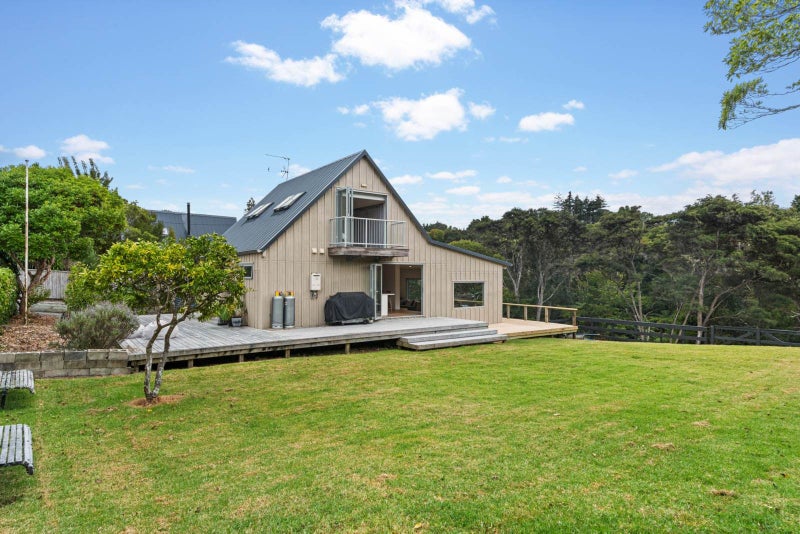 50 Chatham Avenue, Paremoremo, Auckland - Carousel 2