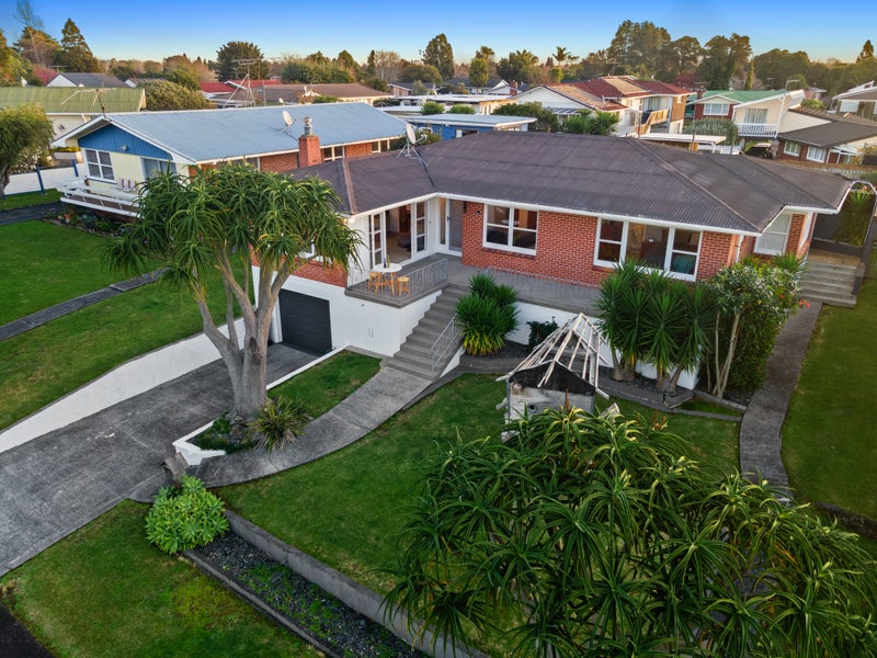 5 Ross Place, Opaheke, Papakura - Carousel 1