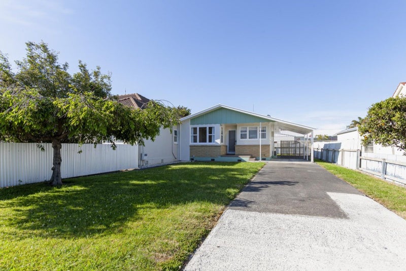6 White Street, Taradale, Napier - Carousel 1